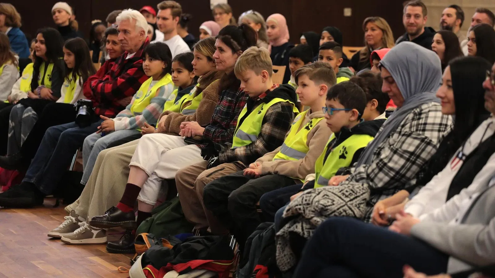 Publikum bei einer Veranstaltung zu Kinder:Schutzinseln